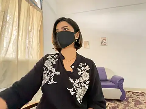 Snapshot of MaYaa__11 chatting on 01/21/25, 11:03 MaYaa 11 online show from 01/21/25, 11:03