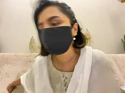 Snapshot of MaYaa__11 chatting on 02/27/25, 12:23 MaYaa 11 online show from 02/27/25, 12:23