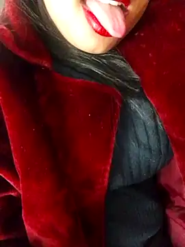 Snapshot of Kiya_01 chatting on 01/19/25, 01:44 Kiya 01 online show from 01/19/25, 01:44