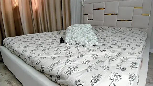 Lola Peach online show from 06/22/26, 03:25
