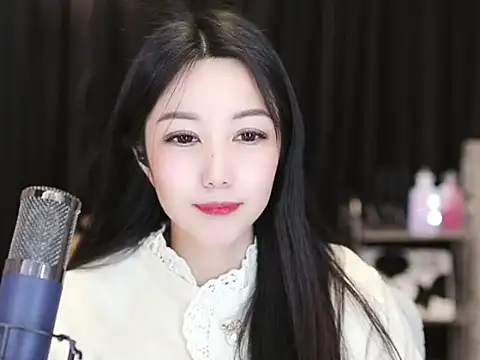 Nuyoah-77 online show from 02/03/25, 05:24