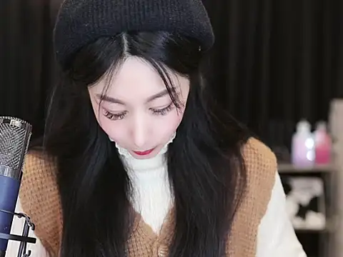 Nuyoah-77 online show from 02/05/25, 05:53