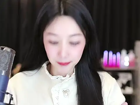 Nuyoah-77 online show from 02/12/25, 05:58