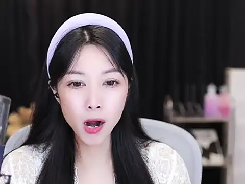 Nuyoah-77 online show from 09/12/25, 05:13