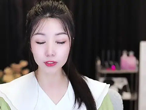 Nuyoah-77 online show from 09/21/25, 03:57