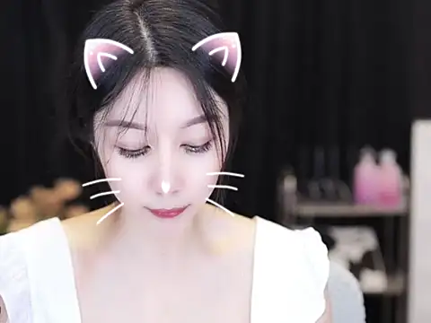 Nuyoah-77 online show from 09/26/25, 04:00