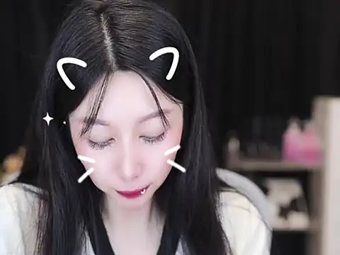 Nuyoah-77 online show from 10/17/25, 03:47