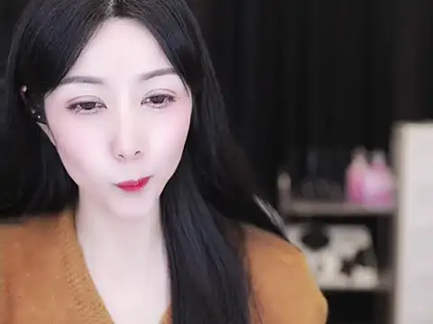 Nuyoah-77 online show from 11/08/25, 03:34