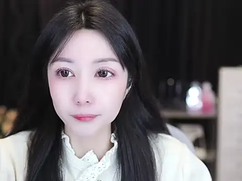 Nuyoah-77 online show from 12/19/25, 01:40