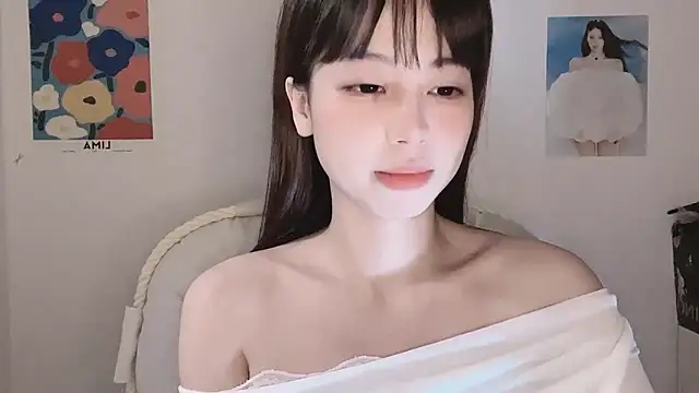 -Hottie online show from 11/17/25, 04:13