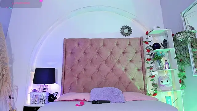 LadyAvalon online show from 11/26/25, 06:09