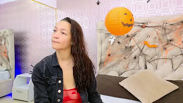 SaaraBrown online show from 10/23/25, 12:15