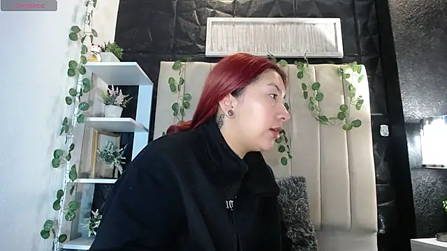 Snapshot of Mia_Rinn chatting on 02/20/25, 01:08 Mia Rinn online show from 02/20/25, 01:08