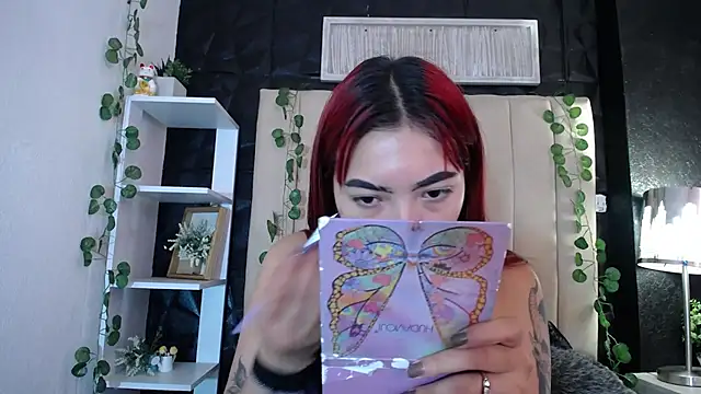 Snapshot of Mia_Rinn chatting on 03/10/25, 01:21 Mia Rinn online show from 03/10/25, 01:21