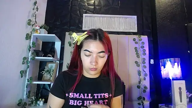 Snapshot of Mia_Rinn chatting on 03/15/25, 01:18 Mia Rinn online show from 03/15/25, 01:18