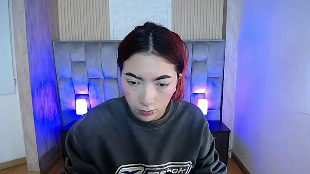 Snapshot of Mia_Rinn chatting on 10/16/25, 01:45 Mia Rinn online show from 10/16/25, 01:45