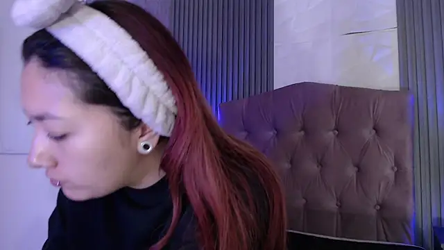 Snapshot of Mia_Rinn chatting on 11/05/25, 01:55 Mia Rinn online show from 11/05/25, 01:55