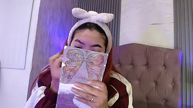 Snapshot of Mia_Rinn chatting on 11/07/25, 01:55 Mia Rinn online show from 11/07/25, 01:55