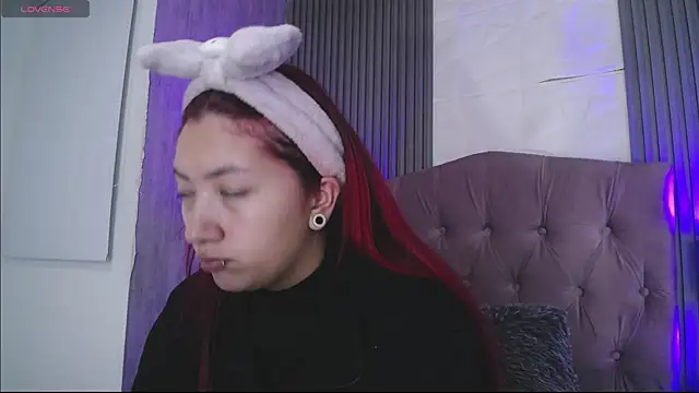 Snapshot of Mia_Rinn chatting on 12/03/25, 01:42 Mia Rinn online show from 12/03/25, 01:42