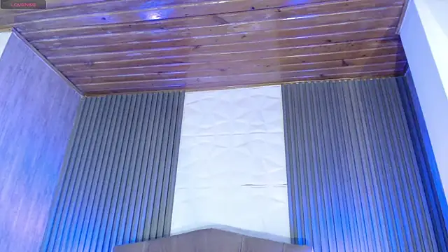 Snapshot of Mia_Rinn chatting on 12/13/25, 07:53 Mia Rinn online show from 12/13/25, 07:53