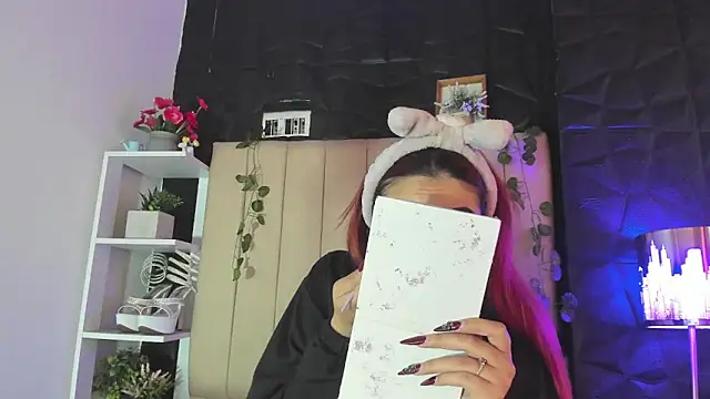 Snapshot of Mia_Rinn chatting on 02/04/26, 12:44 Mia Rinn online show from 02/04/26, 12:44