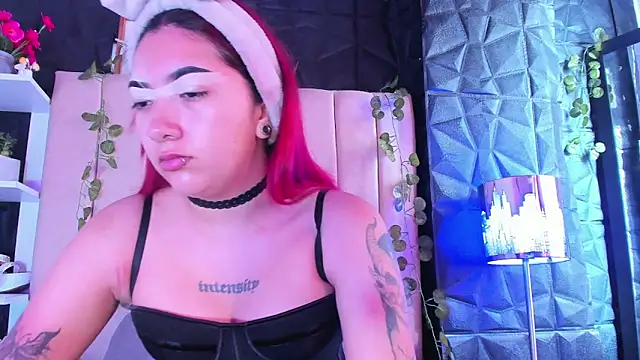 Snapshot of Mia_Rinn chatting on 02/11/26, 12:32 Mia Rinn online show from 02/11/26, 12:32