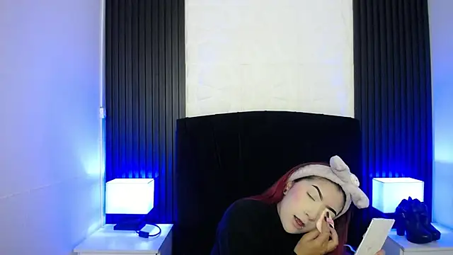 Snapshot of Mia_Rinn chatting on 02/25/26, 12:59 Mia Rinn online show from 02/25/26, 12:59