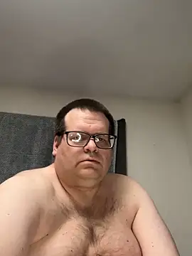 Snapshot of treatbobnicer chatting on 12/22/25, 10:40 treatbobnicer online show from 12/22/25, 10:40