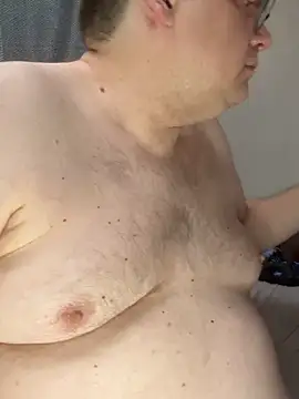 Snapshot of treatbobnicer chatting on 02/07/26, 04:22 treatbobnicer online show from 02/07/26, 04:22