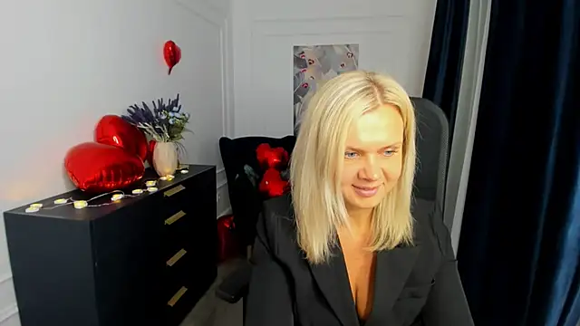 Snapshot of AgathaKlouin chatting on 02/14/26, 11:07 AgathaKlouin online show from 02/14/26, 11:07