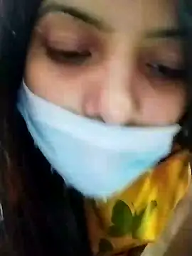 Snapshot of Hotty-Divya chatting on 12/17/24, 02:00 Hotty-Divya online show from 12/17/24, 02:00