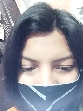 Snapshot of Hotty-Divya chatting on 03/22/25, 01:41 Hotty-Divya online show from 03/22/25, 01:41