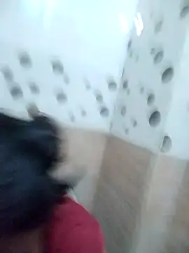 Snapshot of Hotty-Divya chatting on 09/18/25, 01:18 Hotty-Divya online show from 09/18/25, 01:18