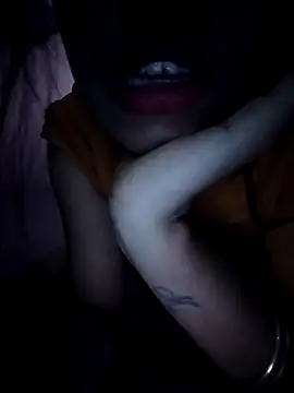 Snapshot of Hotty-Divya chatting on 09/24/25, 02:37 Hotty-Divya online show from 09/24/25, 02:37