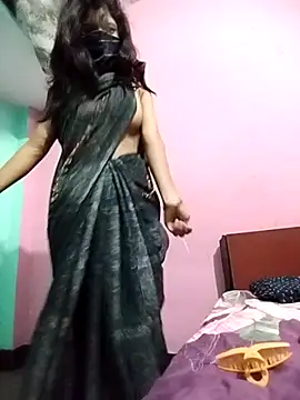 Snapshot of Hotty-Divya chatting on 09/25/25, 03:05 Hotty-Divya online show from 09/25/25, 03:05