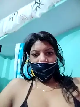 Snapshot of Hotty-Divya chatting on 10/06/25, 02:42 Hotty-Divya online show from 10/06/25, 02:42