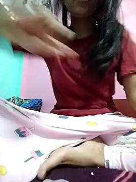 Snapshot of Hotty-Divya chatting on 11/09/25, 09:29 Hotty-Divya online show from 11/09/25, 09:29