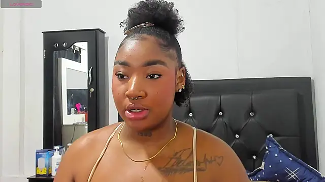 Snapshot of Natassha_brown1 chatting on 09/24/25, 11:19 Natassha brown1 online show from 09/24/25, 11:19