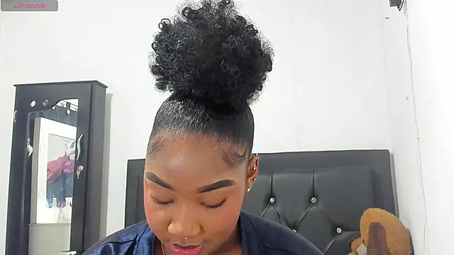 Snapshot of Natassha_brown1 chatting on 10/28/25, 12:36 Natassha brown1 online show from 10/28/25, 12:36