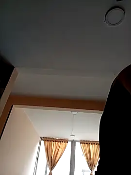 Lesly 10- online show from 03/15/25, 10:22