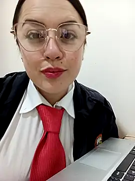 Lesly 10- online show from 10/21/25, 12:50