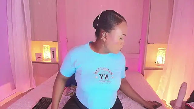 EmilyyStuart online show from 02/08/25, 04:25