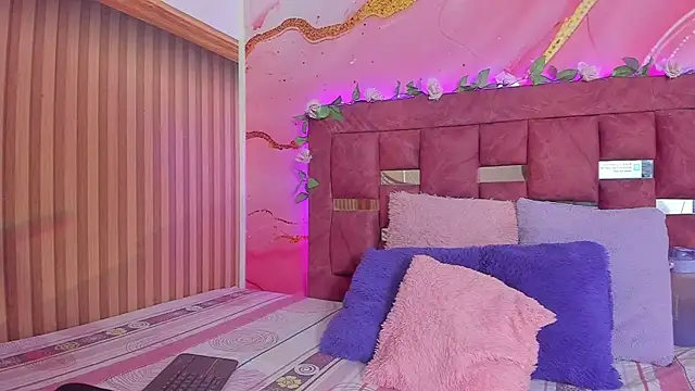 melody paris online show from 11/04/25, 10:47