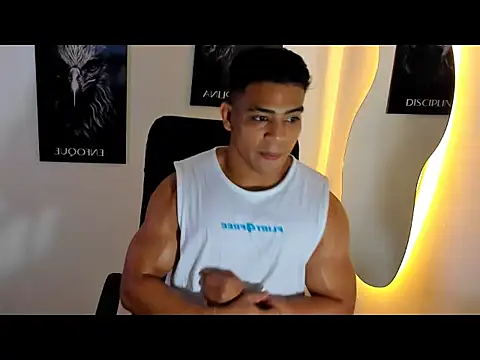 Snapshot of Andrew_wolf7 chatting on 12/14/24, 11:34 Andrew wolf7 online show from 12/14/24, 11:34