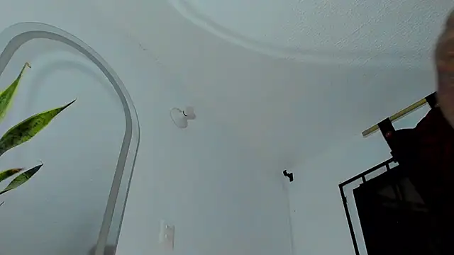 Snapshot of Andrew_wolf7 chatting on 10/28/25, 03:43 Andrew wolf7 online show from 10/28/25, 03:43