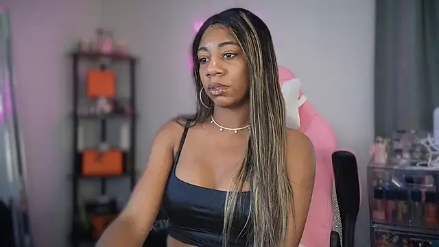 Snapshot of longislandprincess chatting on 03/13/25, 01:07 longislandprincess online show from 03/13/25, 01:07