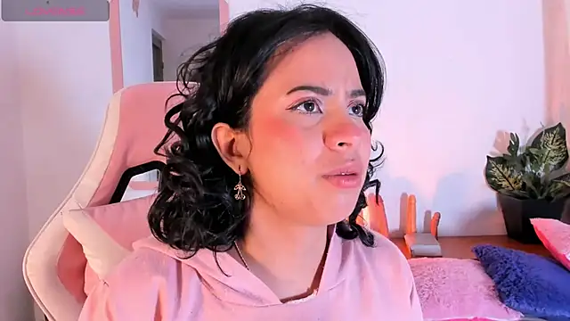 Snapshot of adriannyp_1 chatting on 10/28/25, 12:47 adriannyp 1 online show from 10/28/25, 12:47