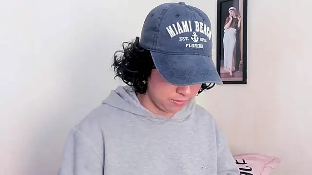 Snapshot of adriannyp_1 chatting on 03/02/26, 01:18 adriannyp 1 online show from 03/02/26, 01:18