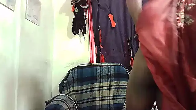 yezz3011 online show from 12/16/25, 04:45