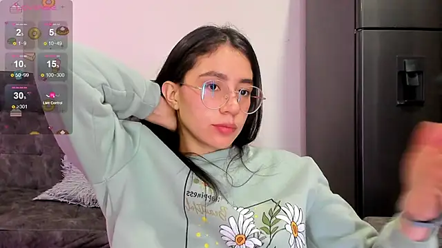 Snapshot of emmadiaz1 chatting on 12/23/24, 02:13 emmadiaz1 online show from 12/23/24, 02:13